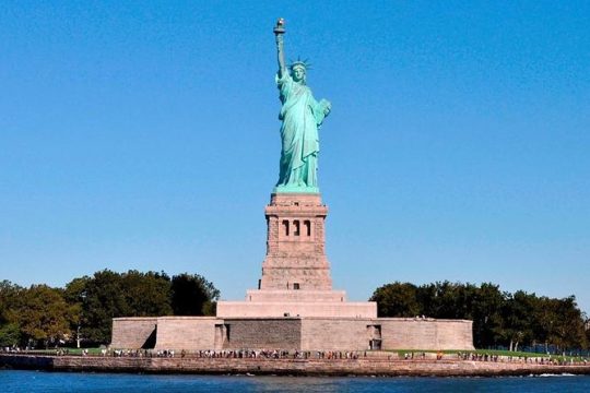 Lower Manhattan Tour with Statue of Liberty View