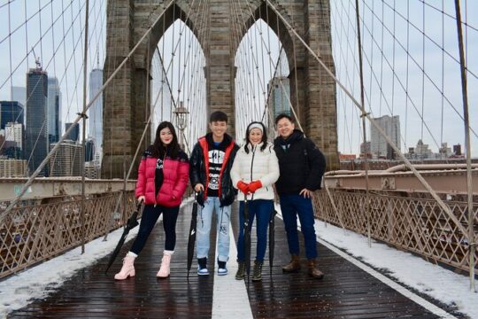 Private Brooklyn Bridge and Dumbo Professional Photoshoot