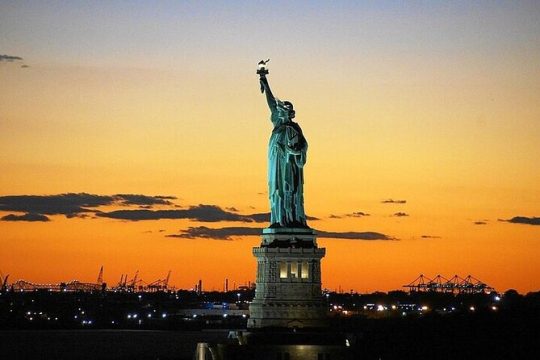 NYC Skyline Sunset Cruise of Statue Of Liberty & the NY River