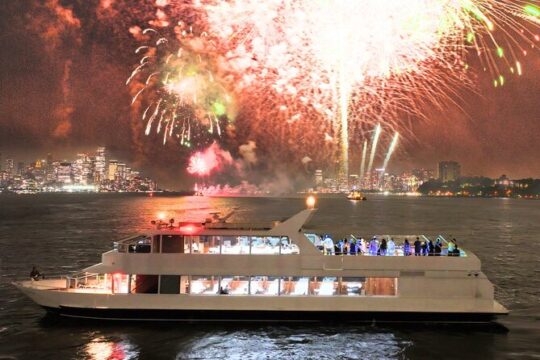 NYC July 4th Fireworks Cruise with Dinner, Open Bar and Music