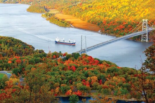 Bear Mountain State Park to BeaconTown 1-Day Tour from New York