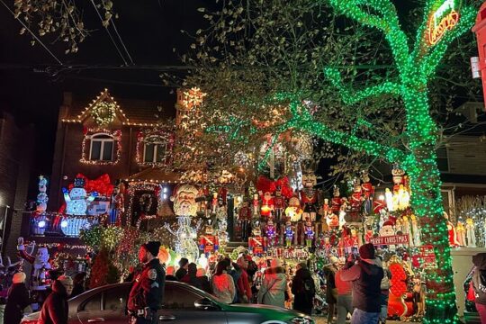 Dyker Heights Christmas Holiday Lights Private Guided Tour