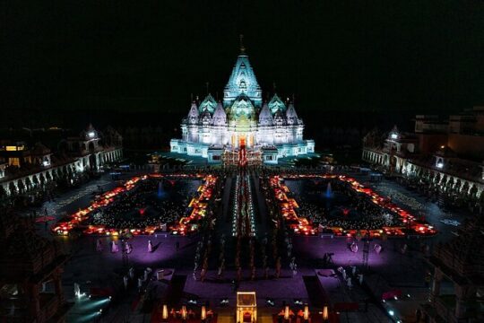 Round Trip Bus Tour from Manhattan NY to Akshardham